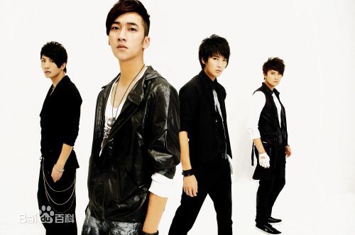 毛方圆(Francis)兄弟联时期前后照片