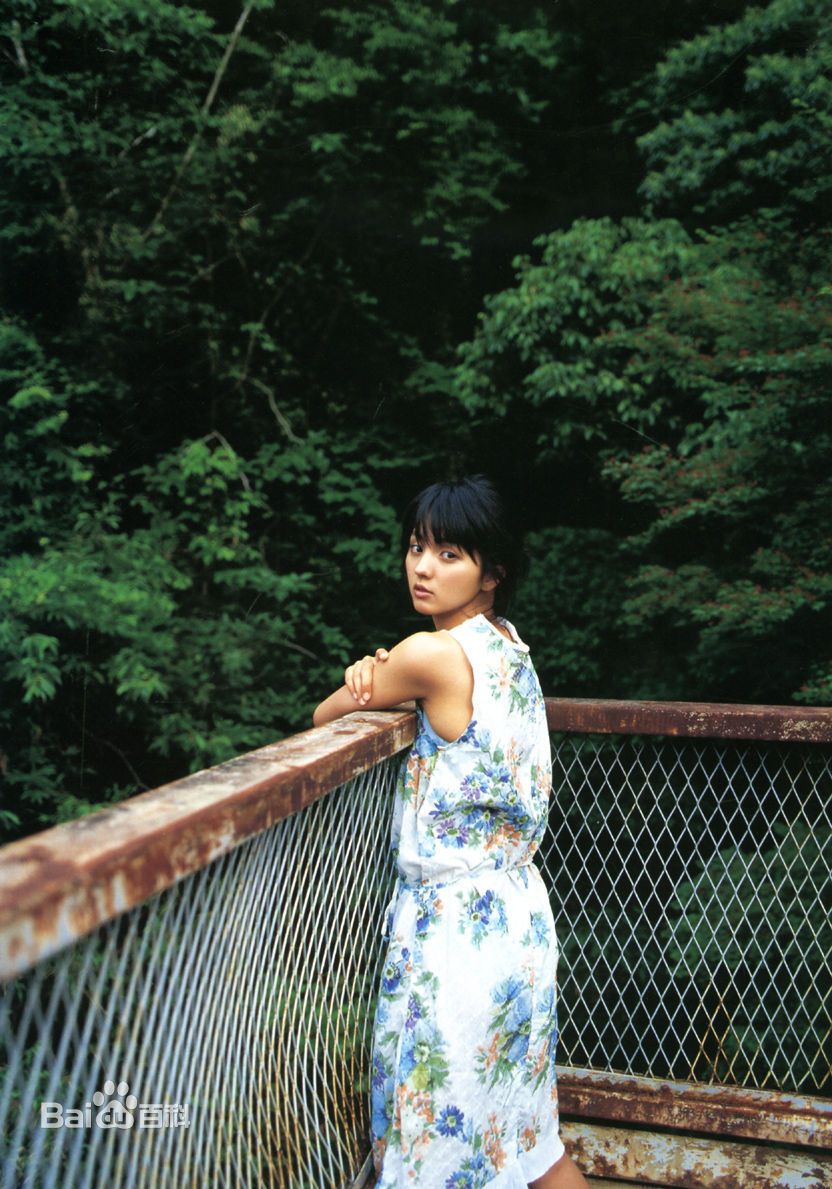 满岛光(満岛ひかり，Mitsushima Hikari ，みつしま ひかり)あそびましょ。2005.8前后照片