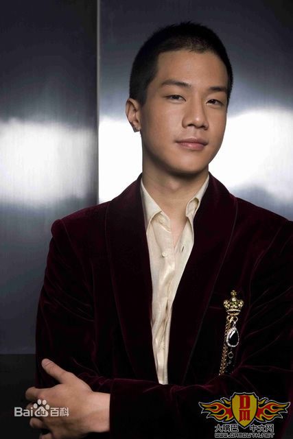 高清薛仕凌图片