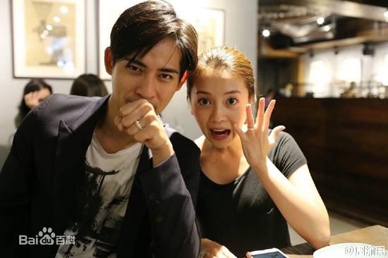 喻虹渊与周渝民图册