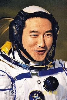 翟志刚神七升空与回收照片图册