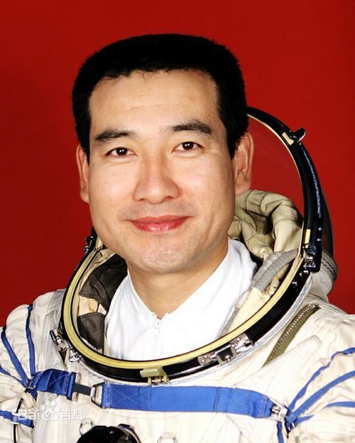 翟志刚神七升空与回收照片图册