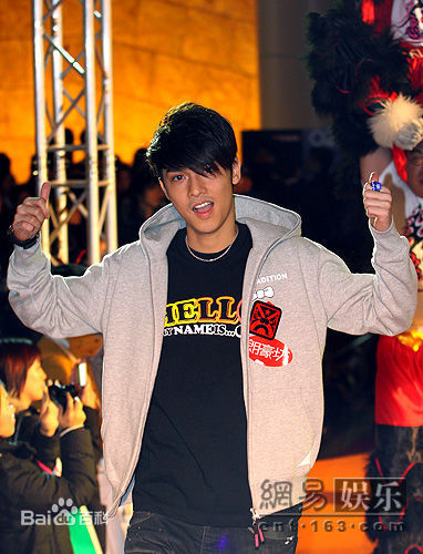 关楚耀(Kelvin)参加活动前后照片