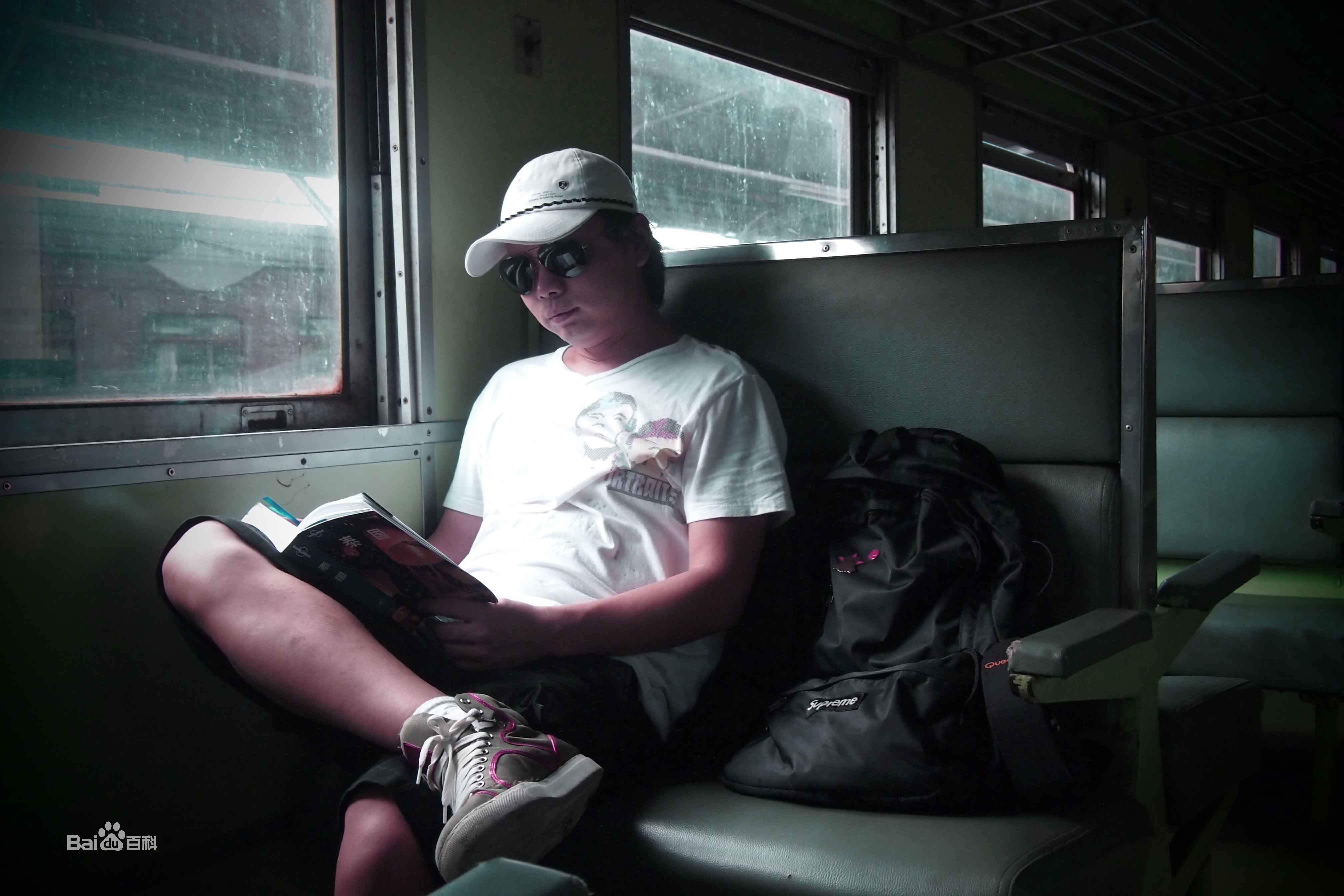 周旭(Zhou Xu)人物照片前后照片