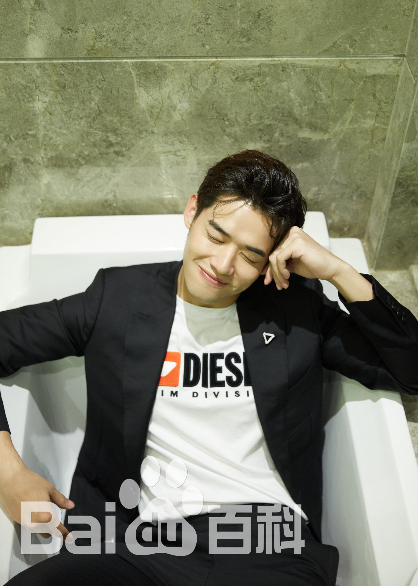 刘冬沁酒店look图片图集