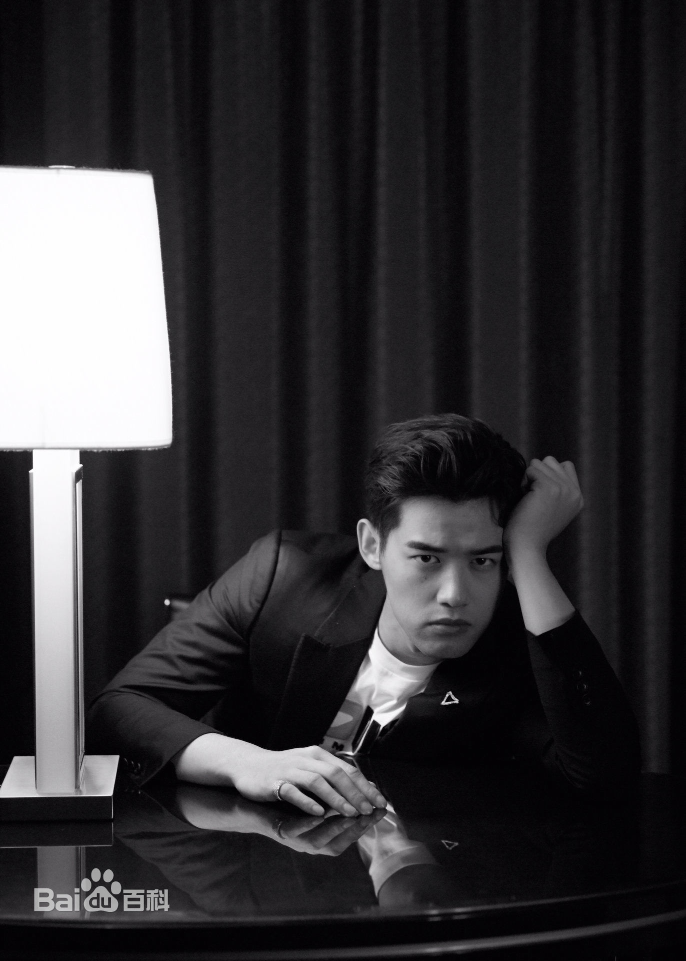 刘冬沁酒店look图片图集