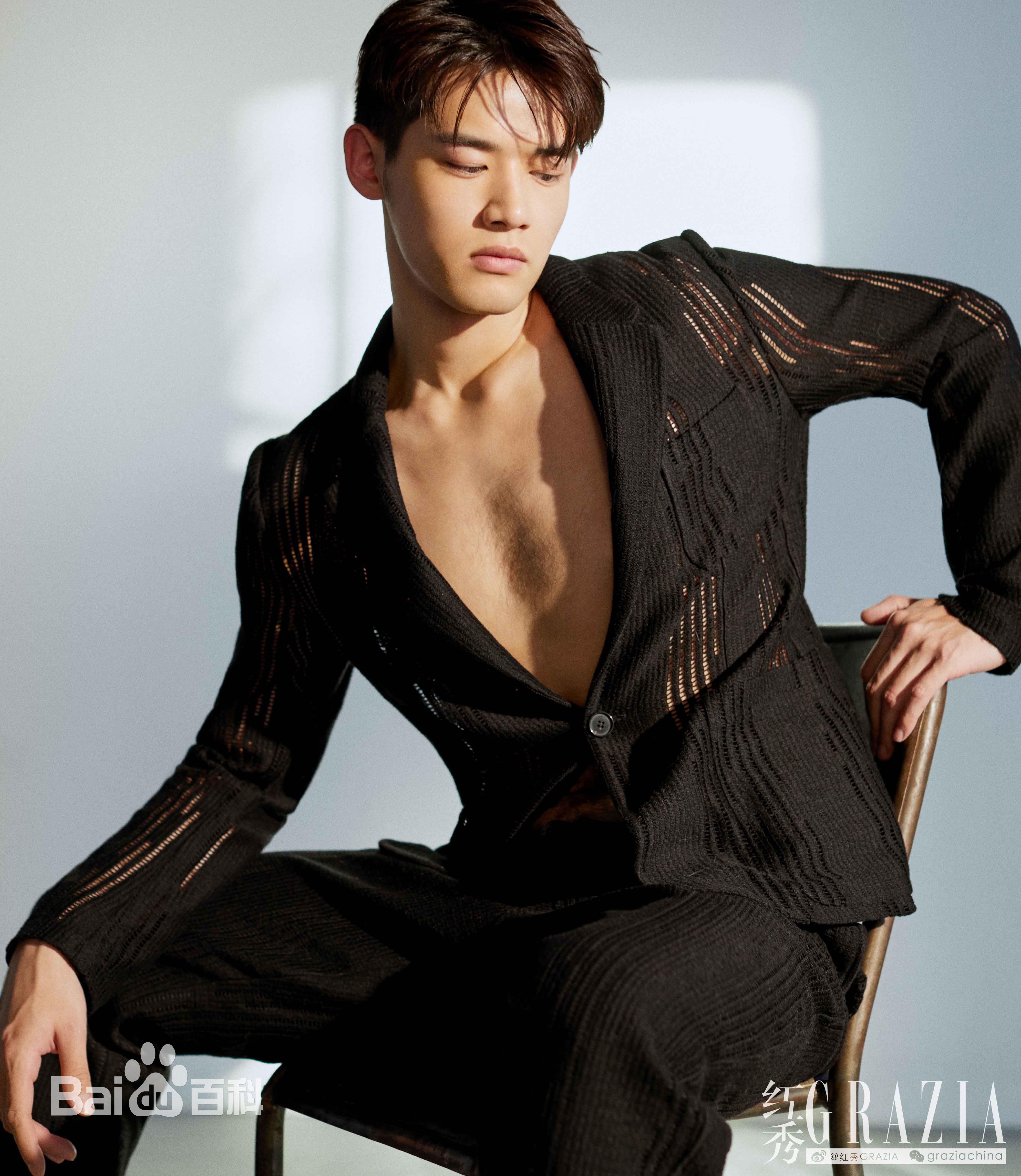 精选刘冬沁在《红秀》美图中的图册