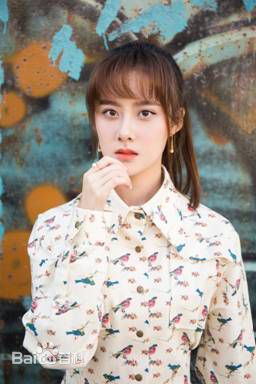 曹曦月活动街拍图片图集