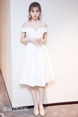 曹曦月活动街拍图片图集