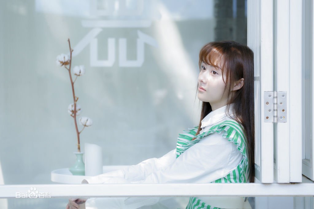 曹曦月最新文艺壁纸