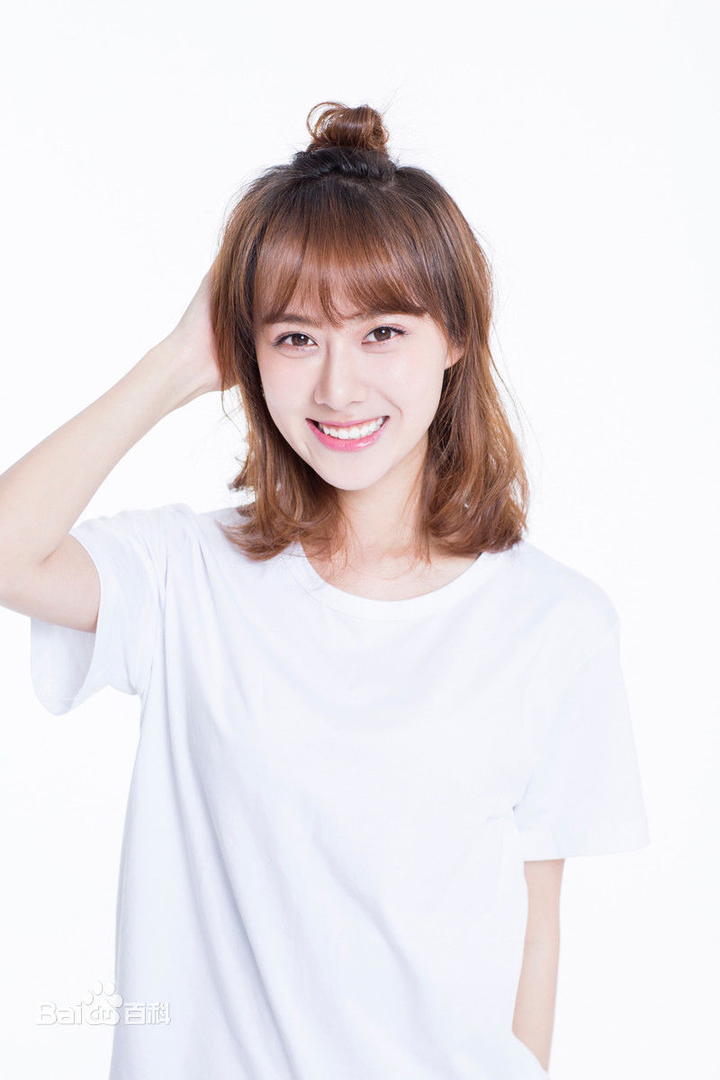 曹曦月搞怪九连拍性感图片图集