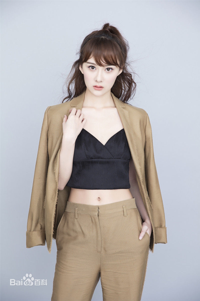 曹曦月最优质西装相册