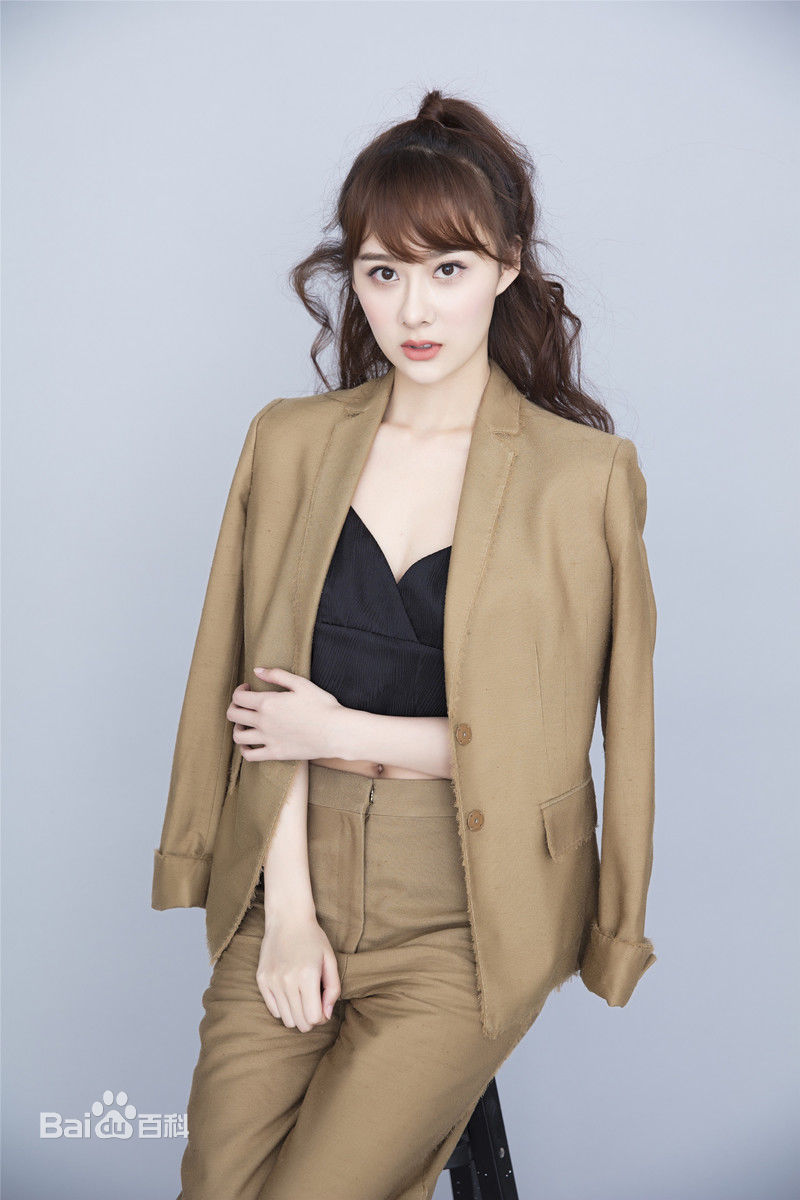 曹曦月最优质西装相册