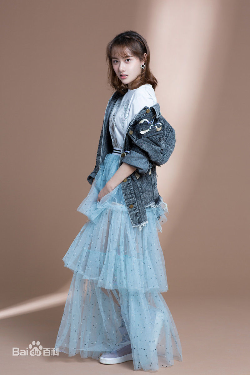 曹曦月最全时尚壁纸