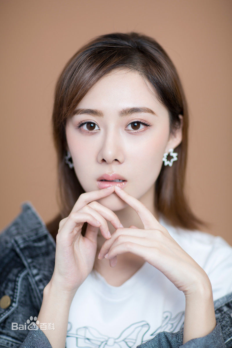 曹曦月最全时尚壁纸