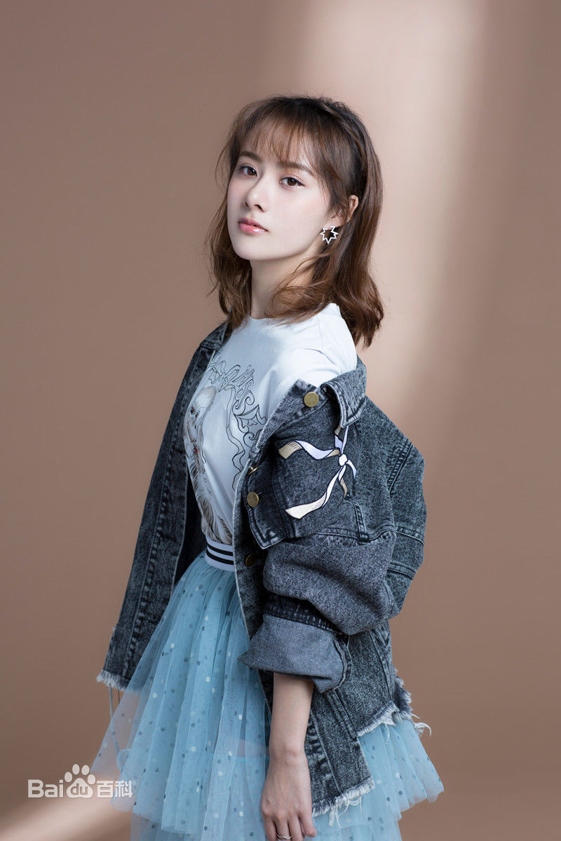 曹曦月最全时尚壁纸