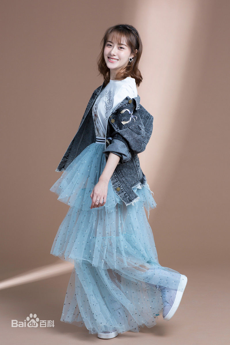 曹曦月最全时尚壁纸