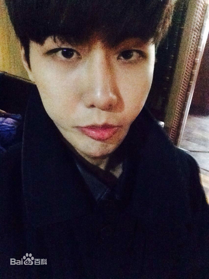 沈昌龙(C.Leo)个人经历素颜照相册