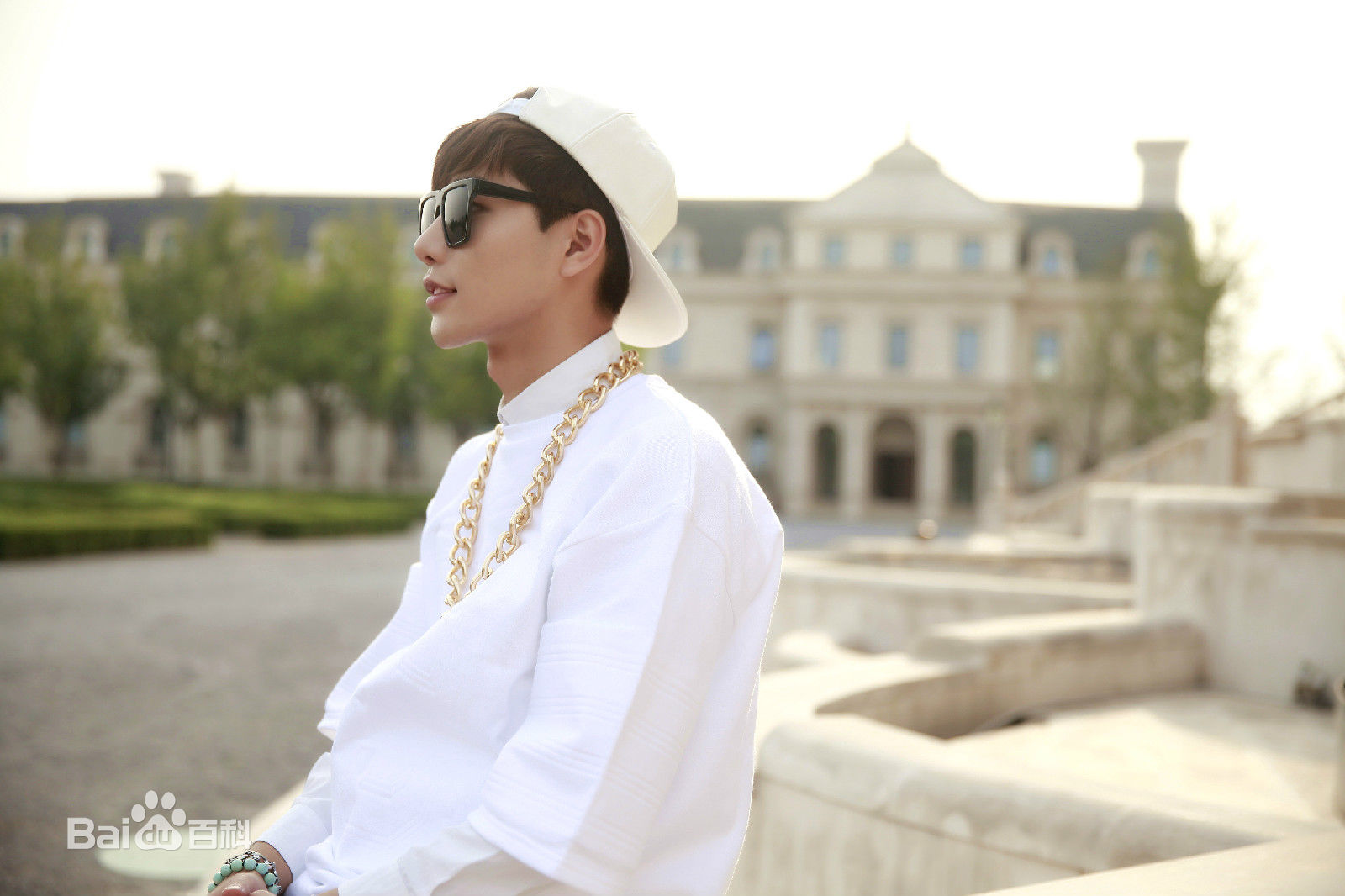 沈昌龙(C.Leo)个人经历素颜照相册