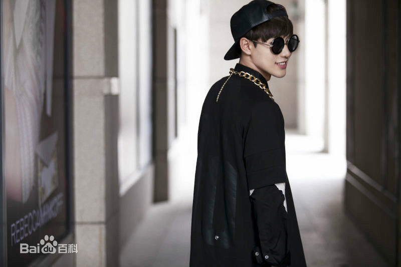 沈昌龙(C.Leo)个人经历素颜照相册