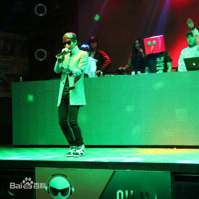 沈昌龙(C.Leo)个人经历素颜照相册