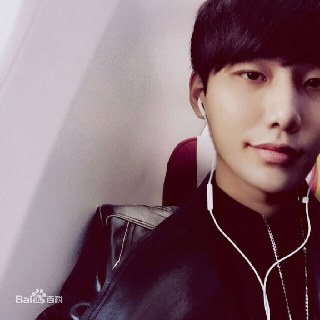 沈昌龙(C.Leo)个人经历素颜照相册