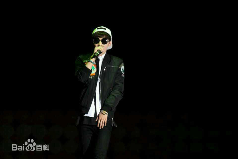 沈昌龙(C.Leo)个人经历素颜照相册