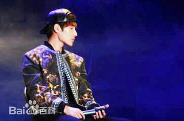 沈昌龙(C.Leo)个人经历素颜照相册