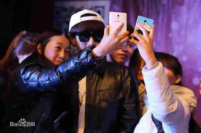 沈昌龙(C.Leo)个人经历素颜照相册