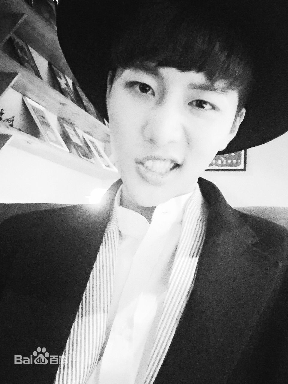 沈昌龙(C.Leo)个人经历素颜照相册