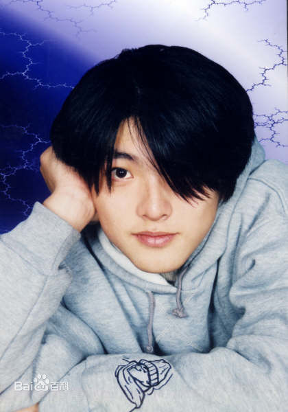 周铁男前后照片