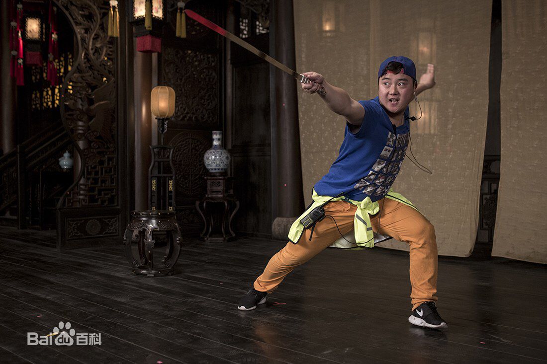 秦鹏飞(fly)工作照素颜照相册