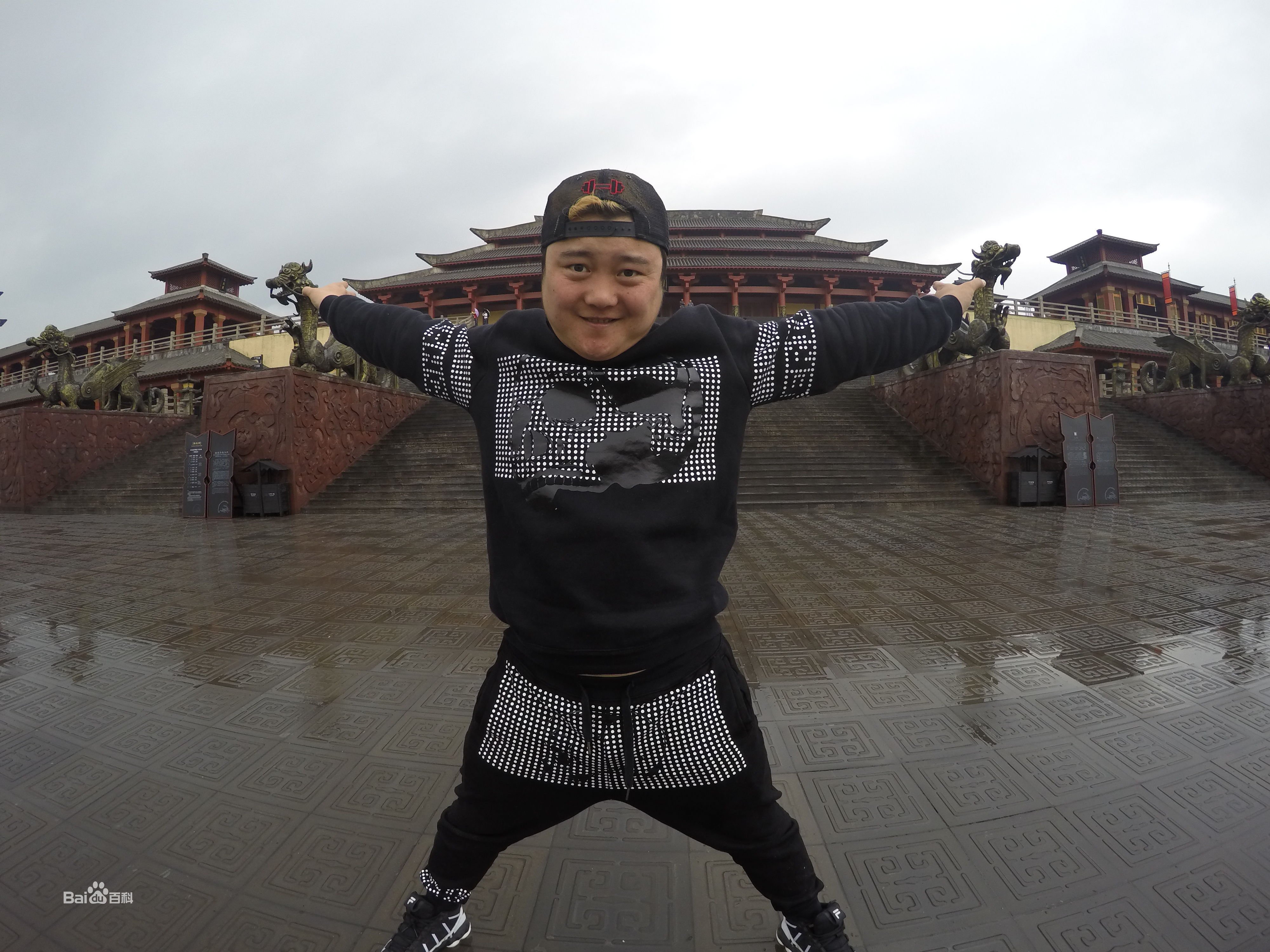 秦鹏飞(fly)生活照前后照片