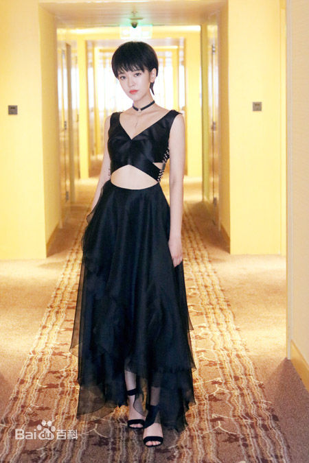 刘泳希活动照生活照