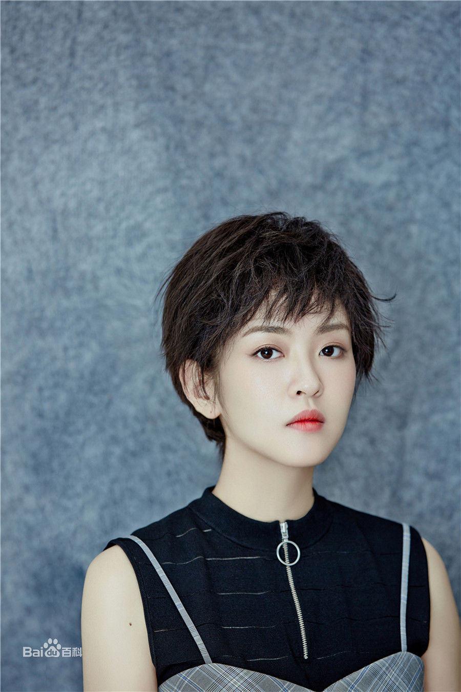 刘泳希最新短发图集