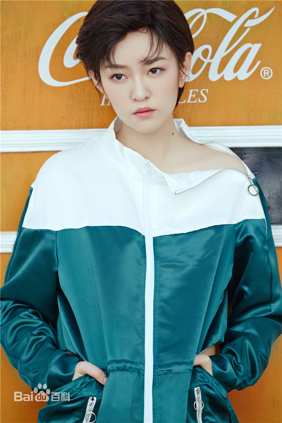 刘泳希最新短发图集