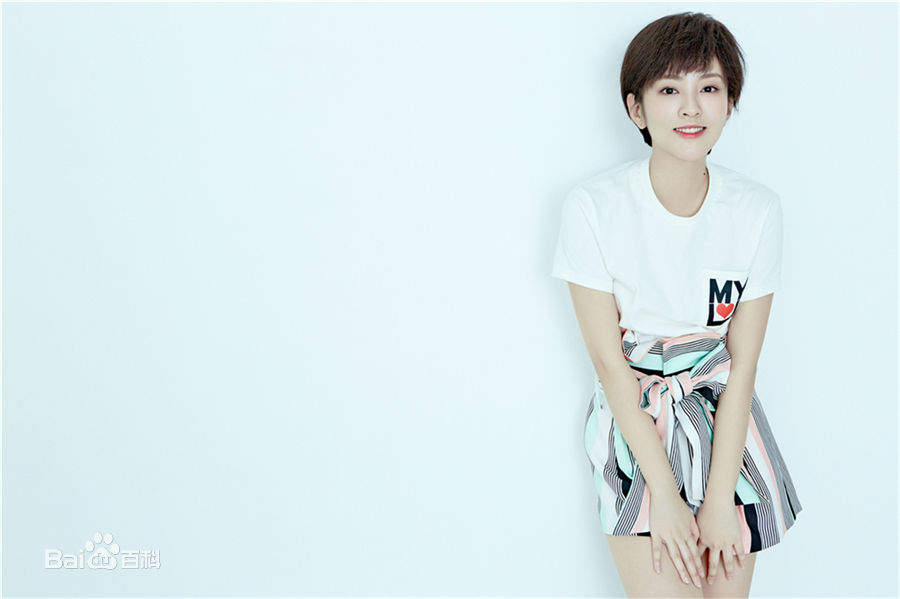 刘泳希最新短发图集