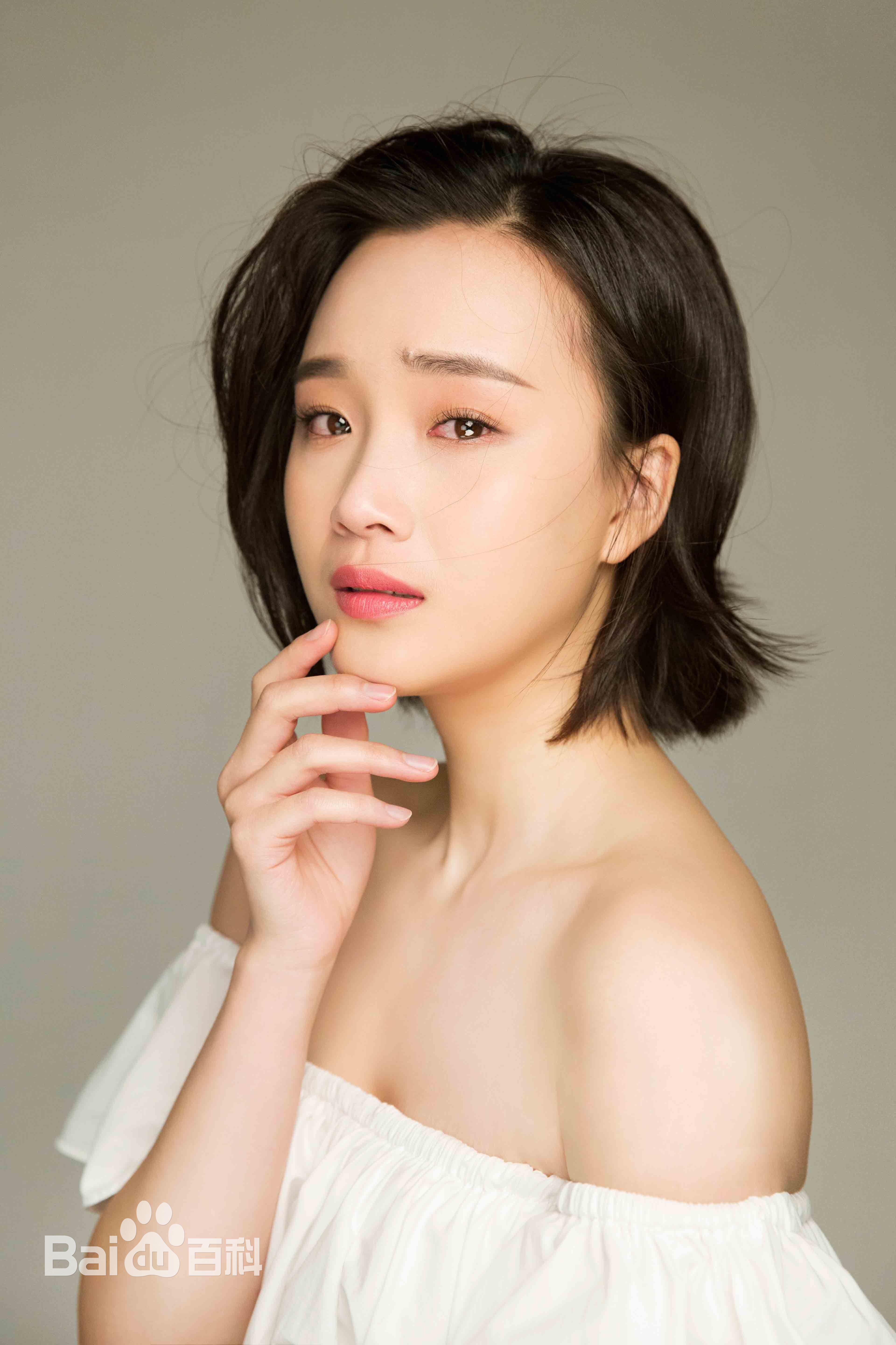 王溪鹭艺术照图片图集