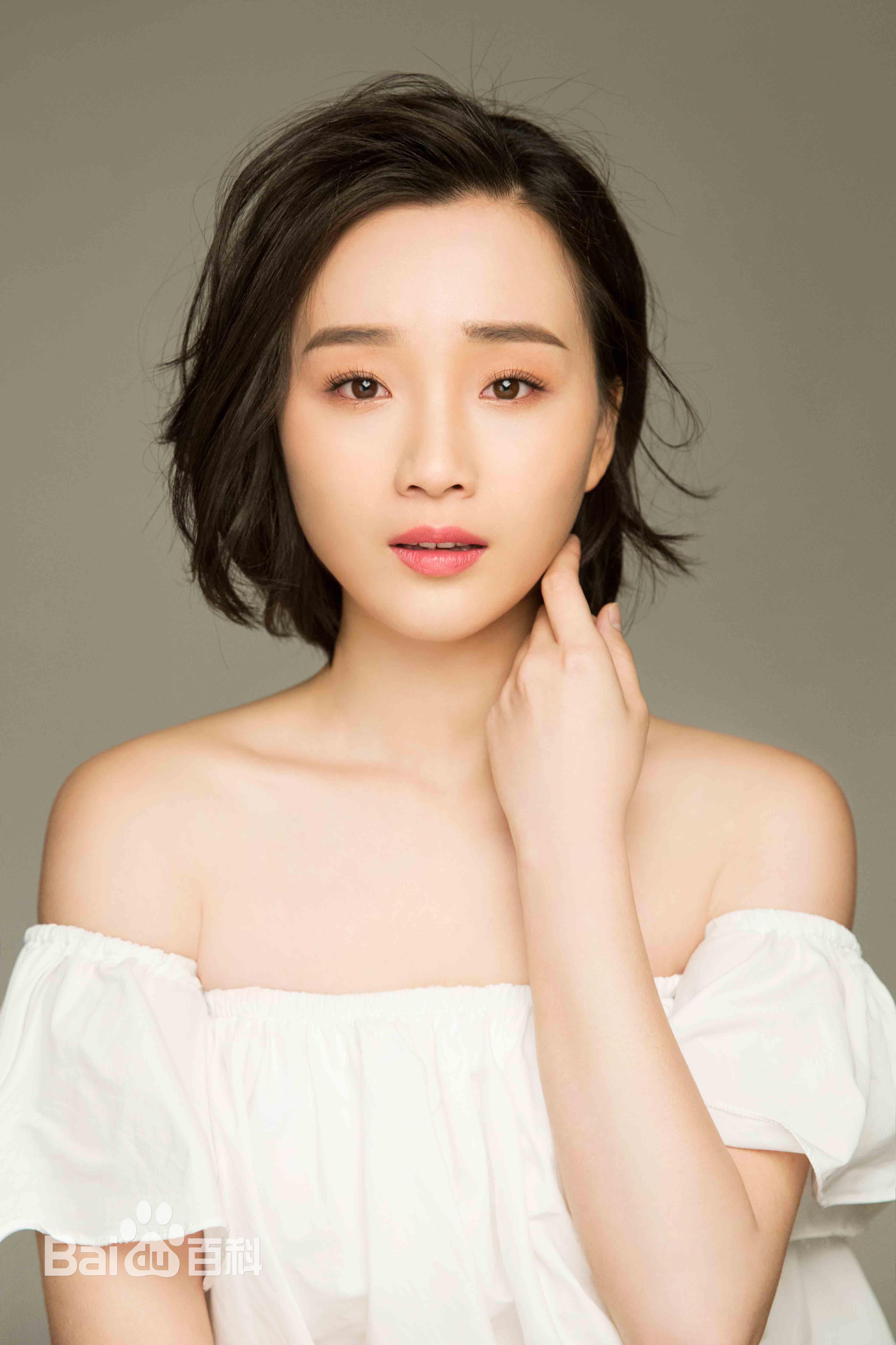 王溪鹭艺术照图片图集