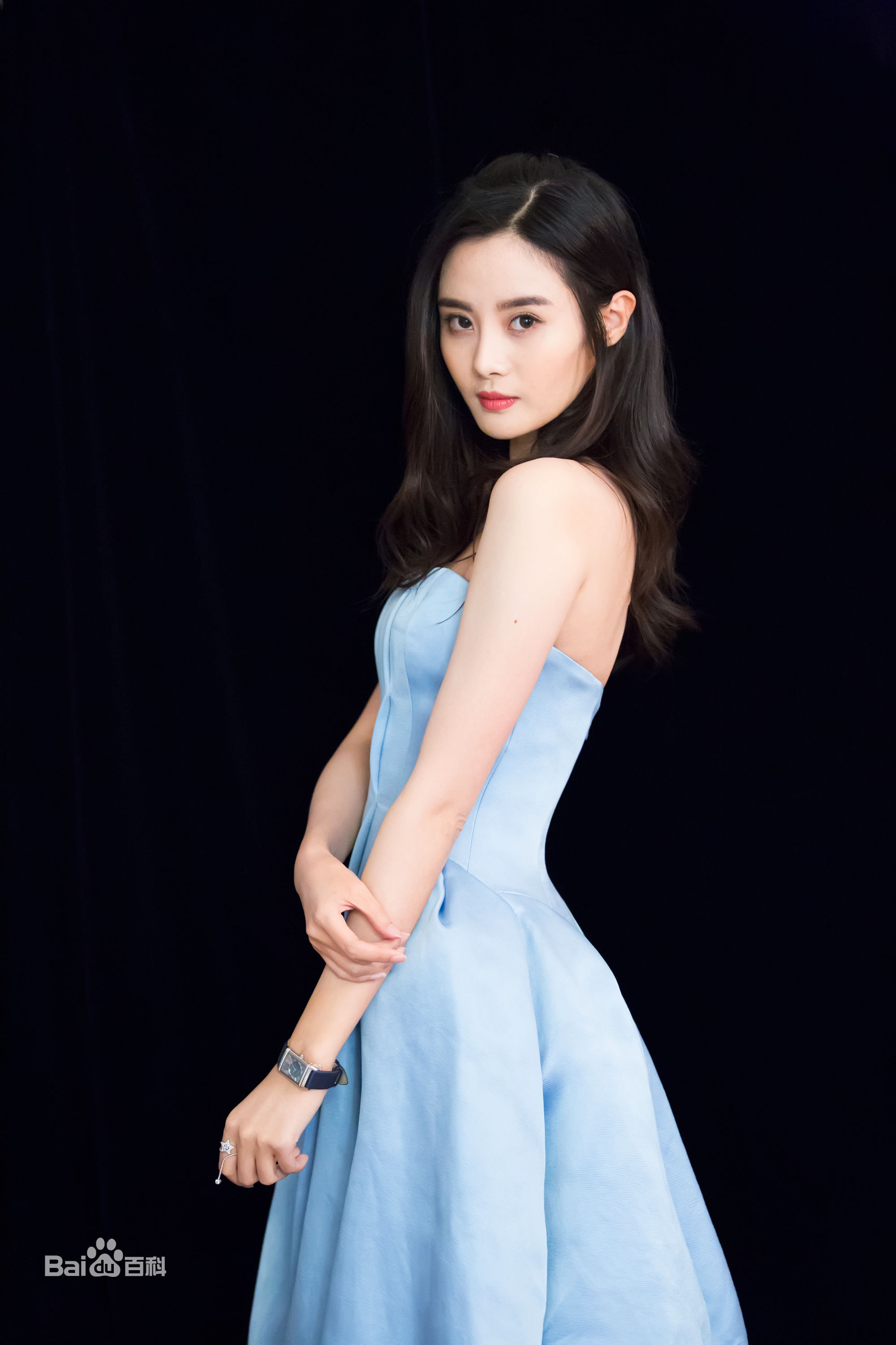 隋雨蒙出席活动性感图片图集