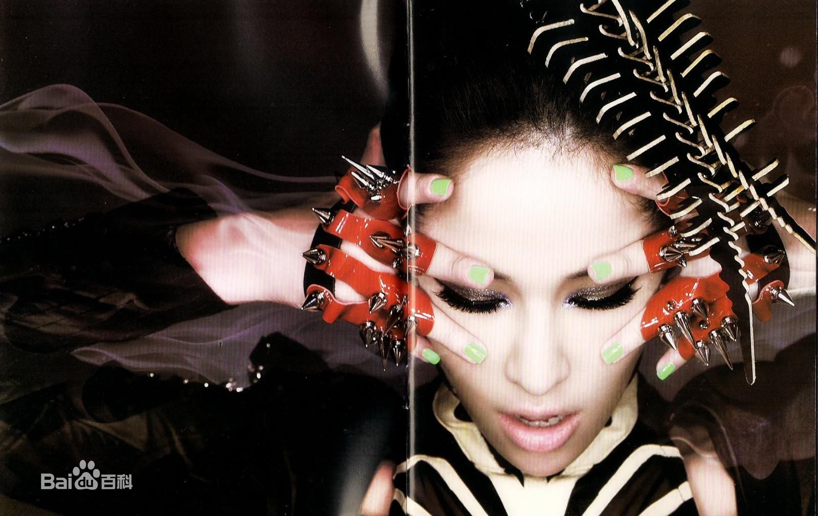 最全萧亚轩(Elva Hsiao)在专辑《萧洒小姐》中的相册