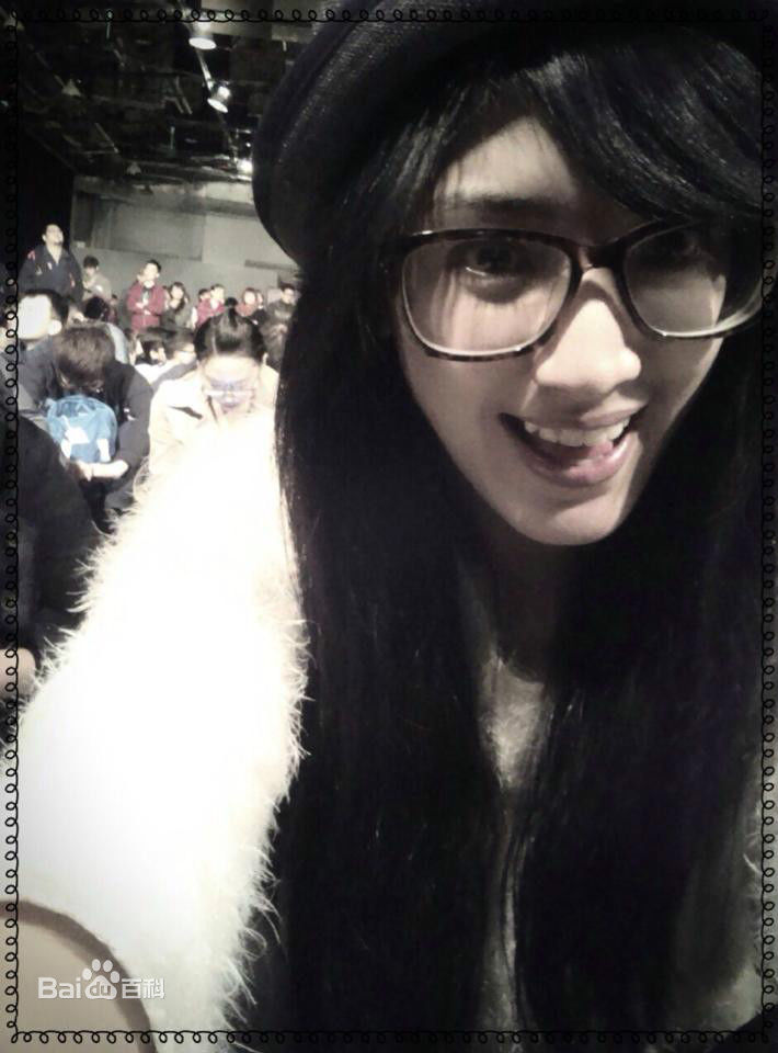 陈怡嘉(Ikeya Chen)生活照壁纸壁纸