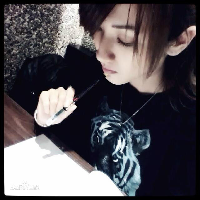 陈怡嘉(Ikeya Chen)生活照壁纸壁纸