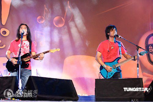 动力火车(Power Station)演唱现场前后照片