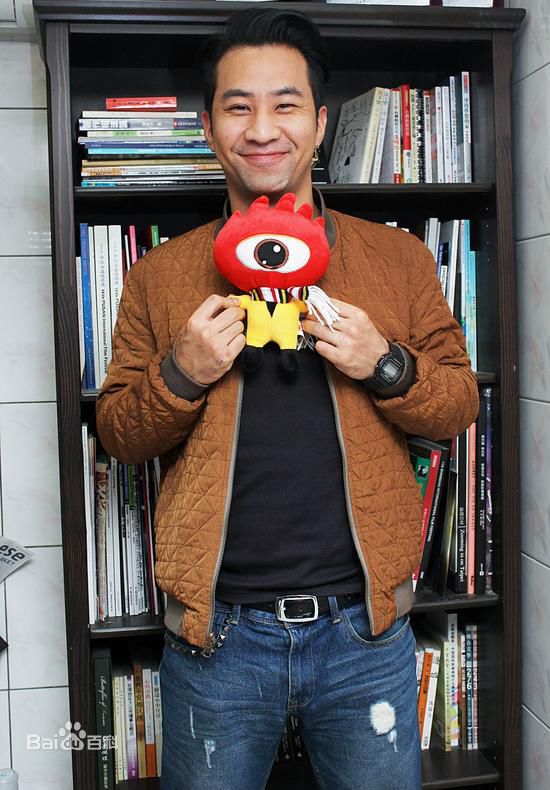 最优质黄健玮生活照