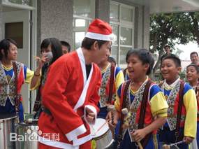 郭子乾出席活动前后照片