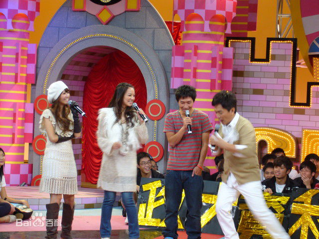 郭子乾出席活动前后照片