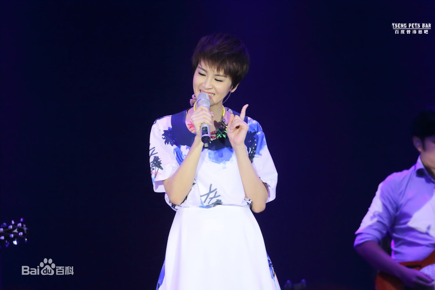 曾沛慈(Pets)20150516 广州中央车站壁纸壁纸