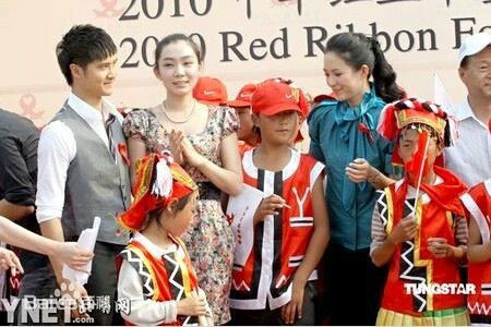 杜娟出席活动前后照片