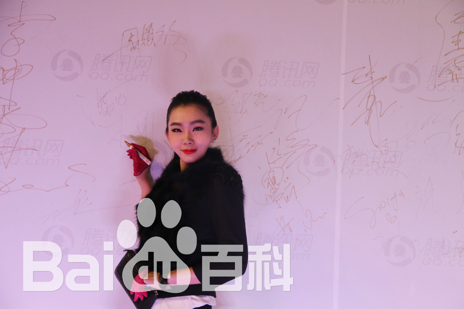 杜娟出席活动前后照片